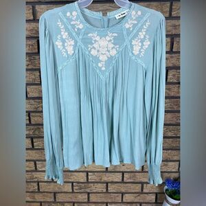 In loom blue‎ blouse